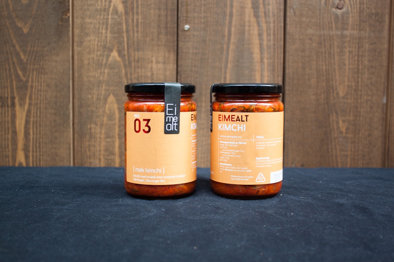 Bilde av forskjellige produkter fra EIMEALT, en lokal fermenteringsprodusent i Stavanger